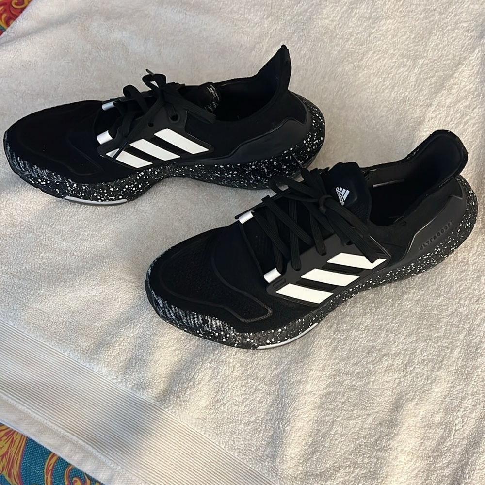 Adidas men’s tennis shoes - Picture 2 of 11